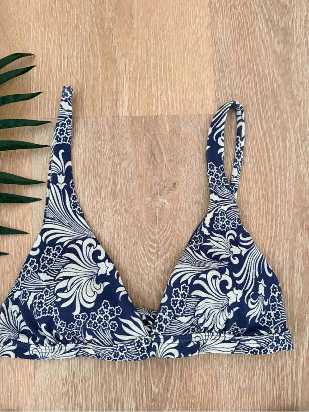 Like New! Onia X Faherty Navy Blue Floral Print Bikini Set- MED - Picture 3 of 10